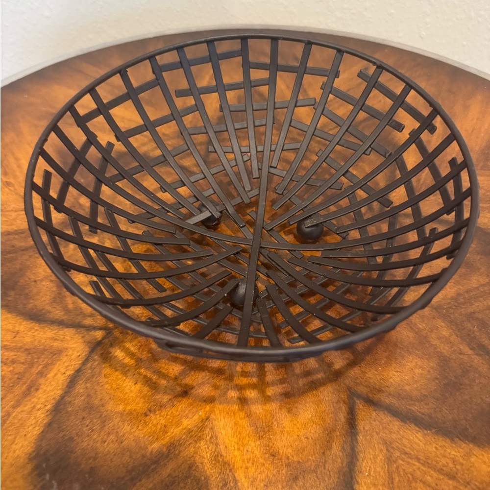 American Mid Century Welded Atomic Age Fruit Basket 8”